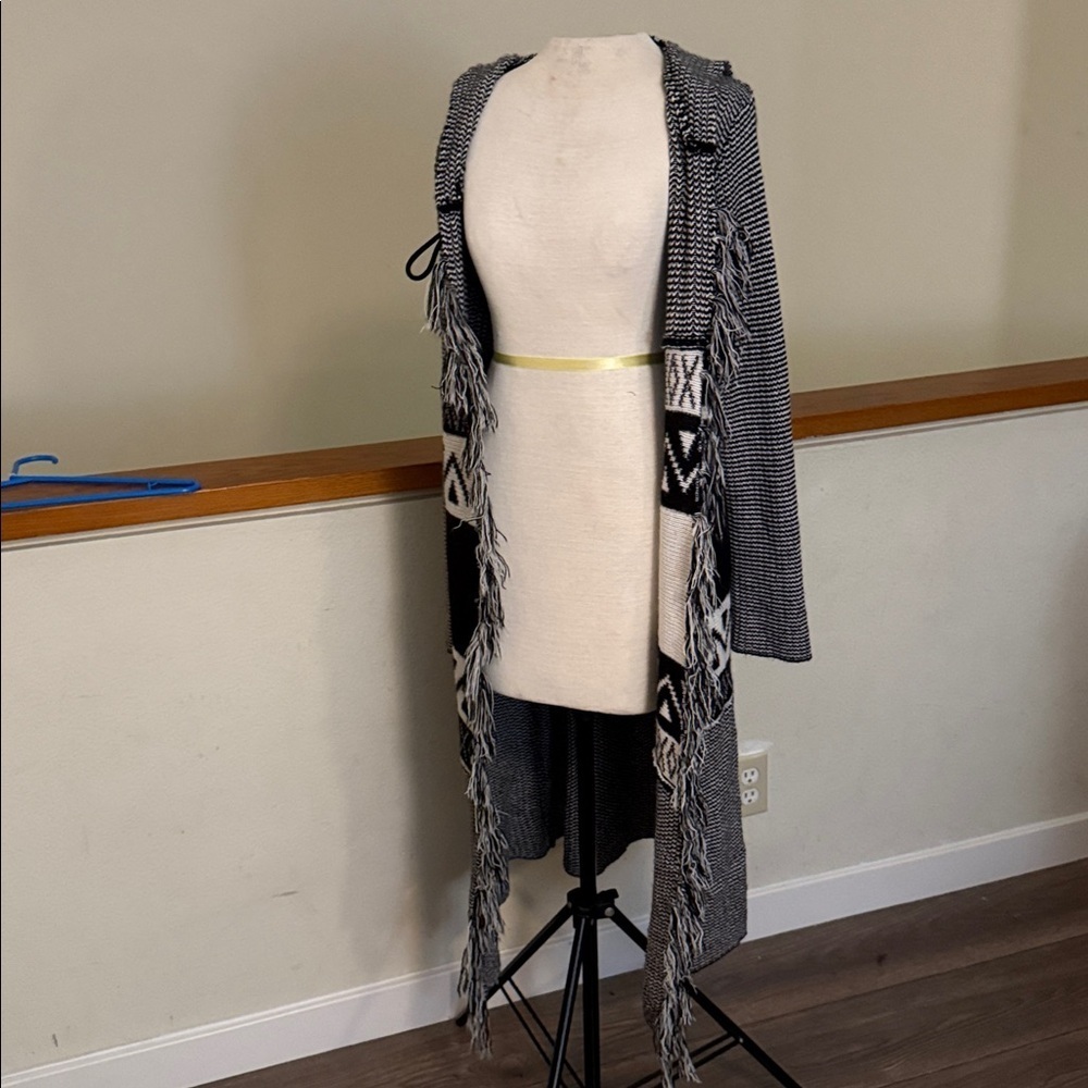 BB Dakota "Desert Days" hooded duster cardigan sweater black & white w/ fringe